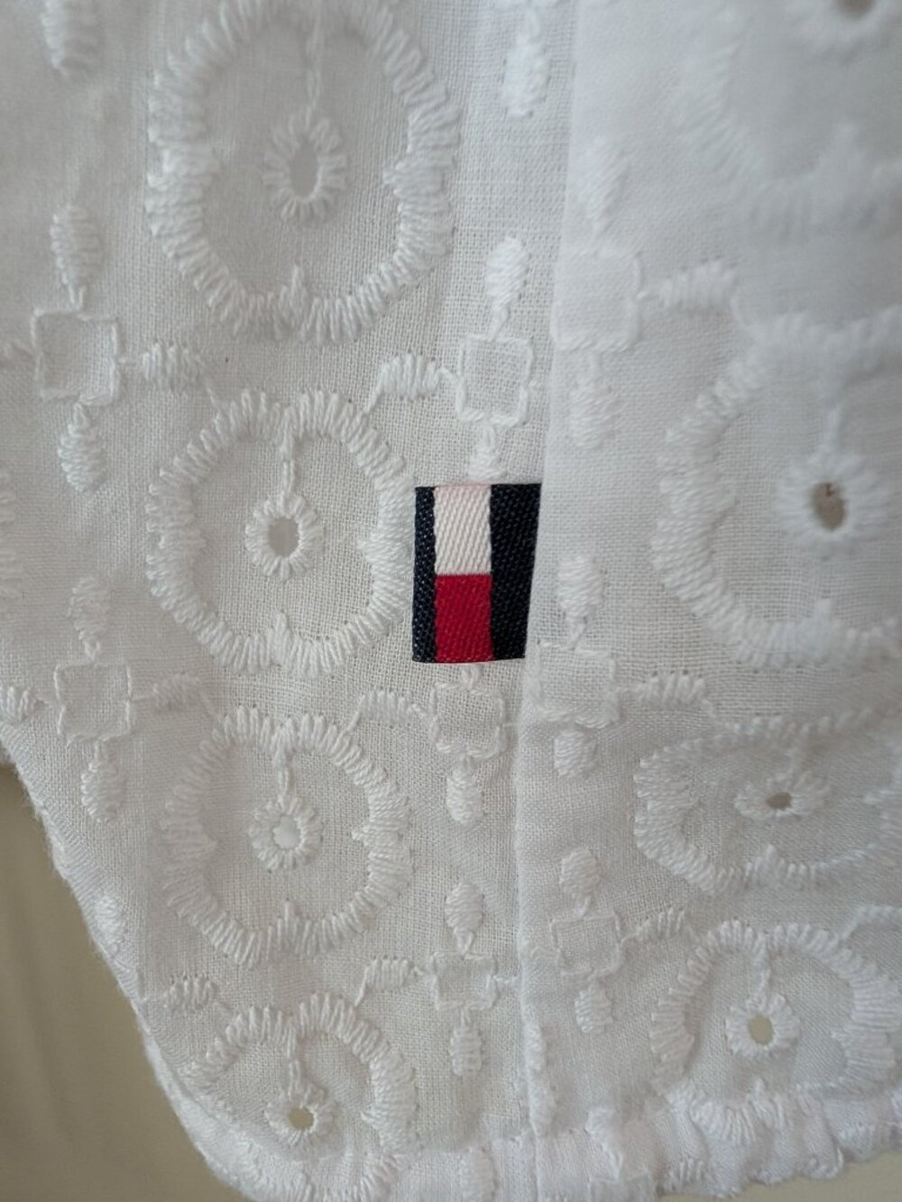 Tommy Hilfiger 100% Cotton Eyelet - White XL (NWT) - Picture 6 of 9